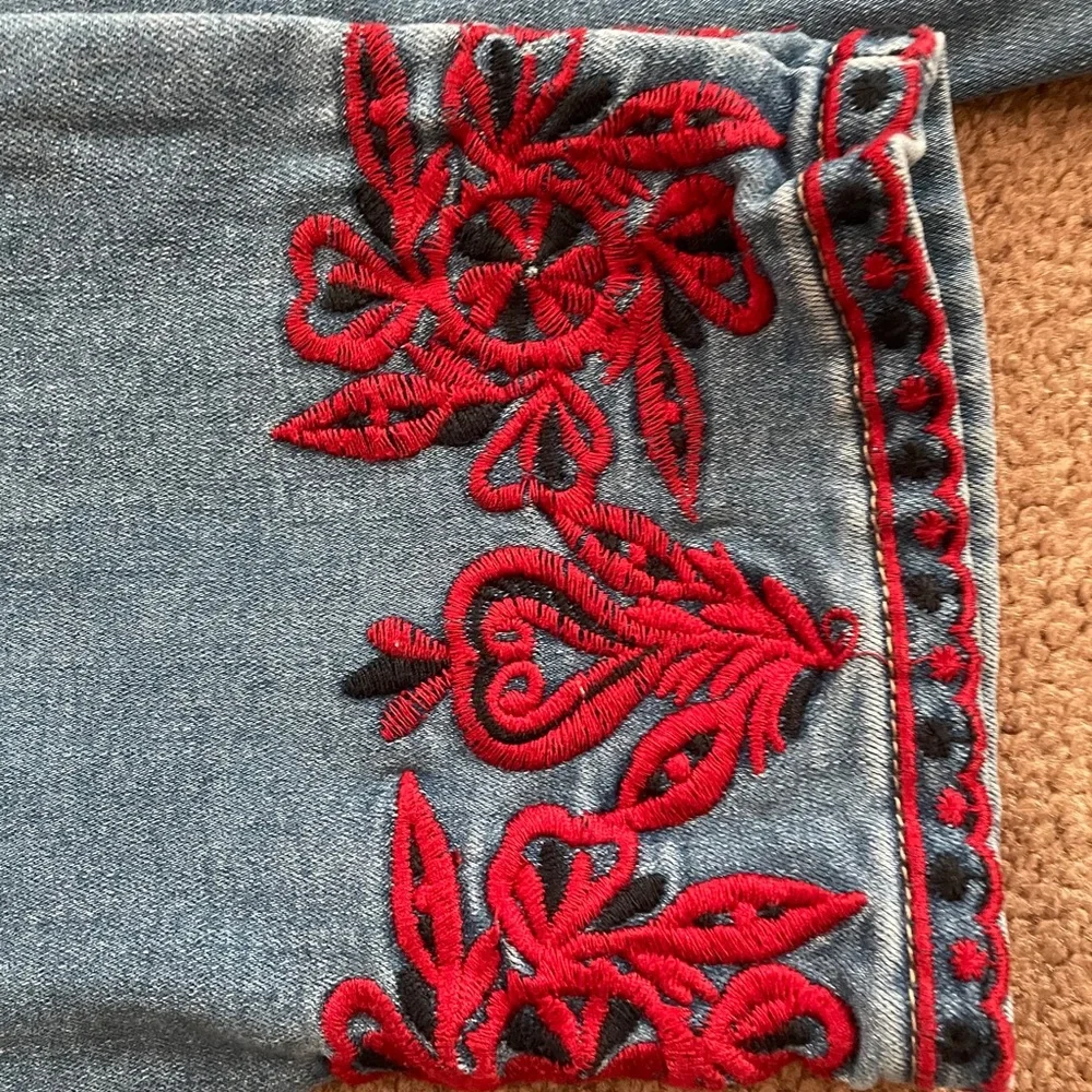 Valentine date Eighty eight size 11 stretchy jeans with red - Picture 7 of 7